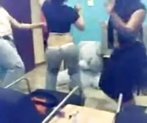 Keriting cerita hot tante seksi coklat, anjing, burung,