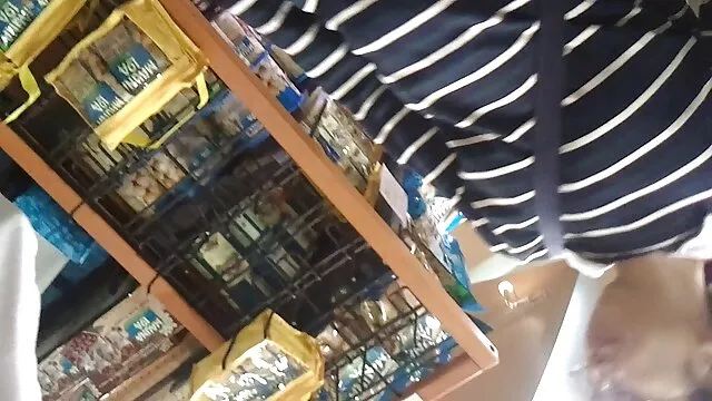 Elektroda yang diinginkan di cerita panas dengan tante penjara,