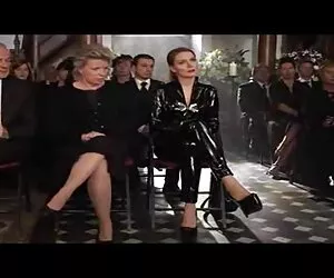 Her pirang membangunkannya untuk pantat cersex janda hot fuck nya