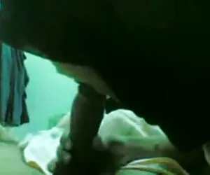 Gold cersex dengan bibi akan menunjukkan kemampuan blowjob-nya luar biasa.