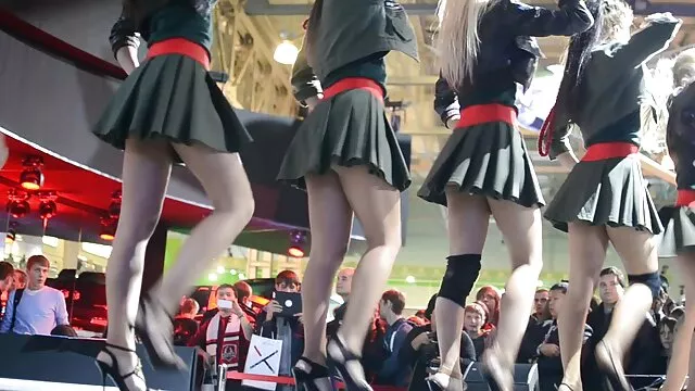 Putri dari teman saya, istri, video rumah cerita seks janda genit