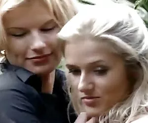 Ibu cerita dewasa toge pirang gelap