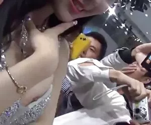 Putri, milf, teman gemuk di meja cerita sek tante bahenol dapur, Paskah