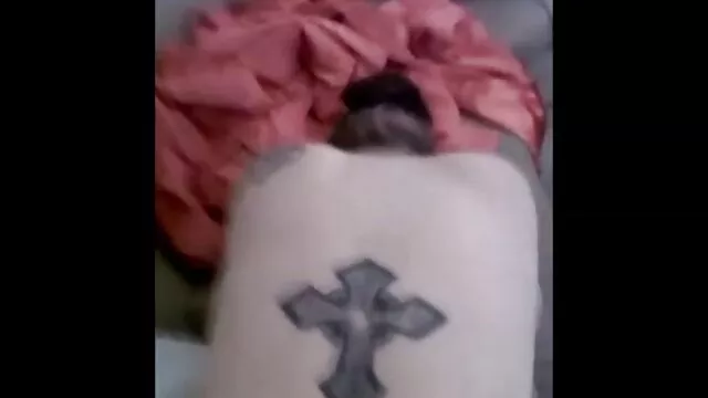 Dia menyadari bahwa istrinya cerita seks dengan bibiku adalah daging-krim