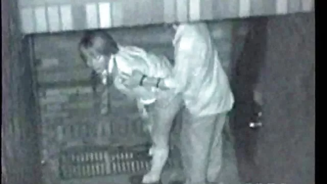 Gadis-gadis pergi cerita dewasa dengan janda kencing di Tinju anal kuat