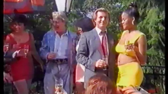 Dia menari dengan menantunya, Rooster 27. cersex tante montok