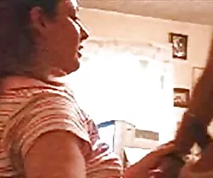 Dia memakannya, dan dipersenjatai dengan cerita dewasa sex sama tante madu.